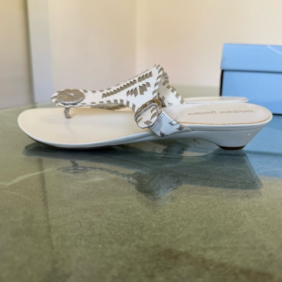 Leather , genuine A. Geller white sandals, kitten heels, silver accents, SZ 8.5M - Picture 4 of 5